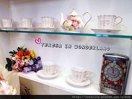 [食記] 西門站 Alice is coming ♫誰說貴婦下午茶一定要跑到東區♪♪ (附完整菜單) @大食女 in Wonderland