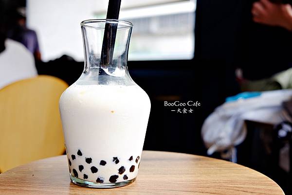 [小巨蛋美食] BooGoo Cafe布咕咖啡-有咖哩飯、丼飯、早午餐的可愛咖啡廳！可以自己加珍珠的珍奶冰沙！(附完整菜單MENU) 南京復興站美食/小巨蛋咖啡廳/台北不限時咖啡廳 @大食女 in Wonderland
